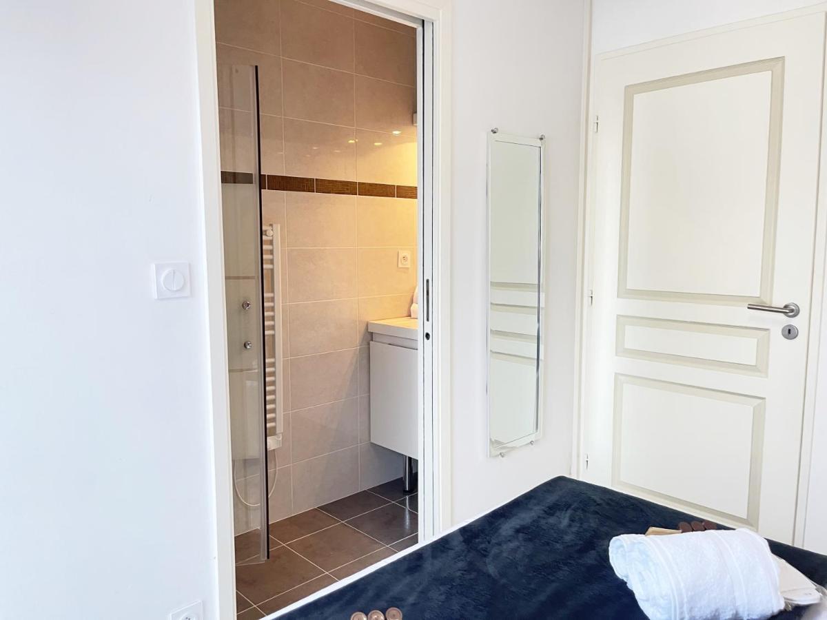 Tres Bel Appartement -Residence Avec Piscine Sur Le Toit Et Vue Panoramique Saint-Raphaël Екстериор снимка