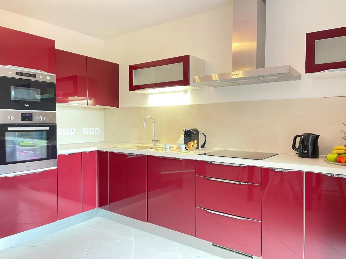 Tres Bel Appartement -Residence Avec Piscine Sur Le Toit Et Vue Panoramique Saint-Raphaël Екстериор снимка