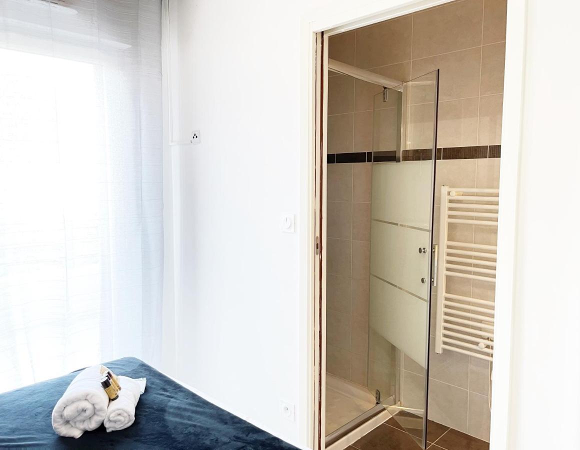 Tres Bel Appartement -Residence Avec Piscine Sur Le Toit Et Vue Panoramique Saint-Raphaël Екстериор снимка