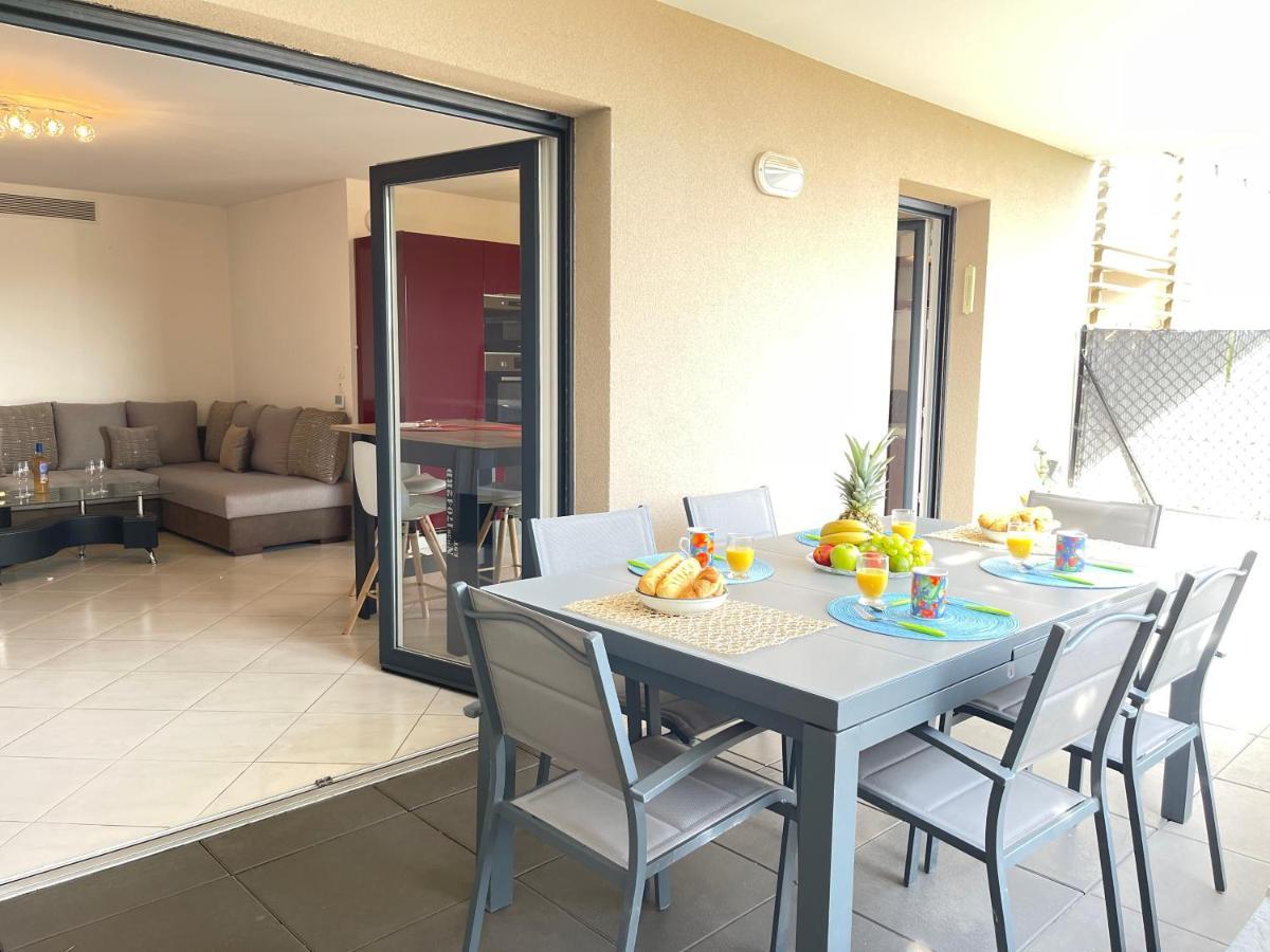Tres Bel Appartement -Residence Avec Piscine Sur Le Toit Et Vue Panoramique Saint-Raphaël Екстериор снимка